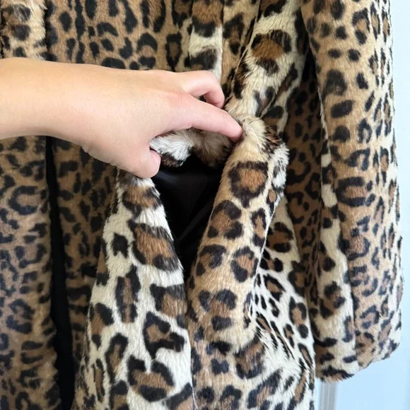Leopard Print Faux Fur Coat - Picture 5 of 7